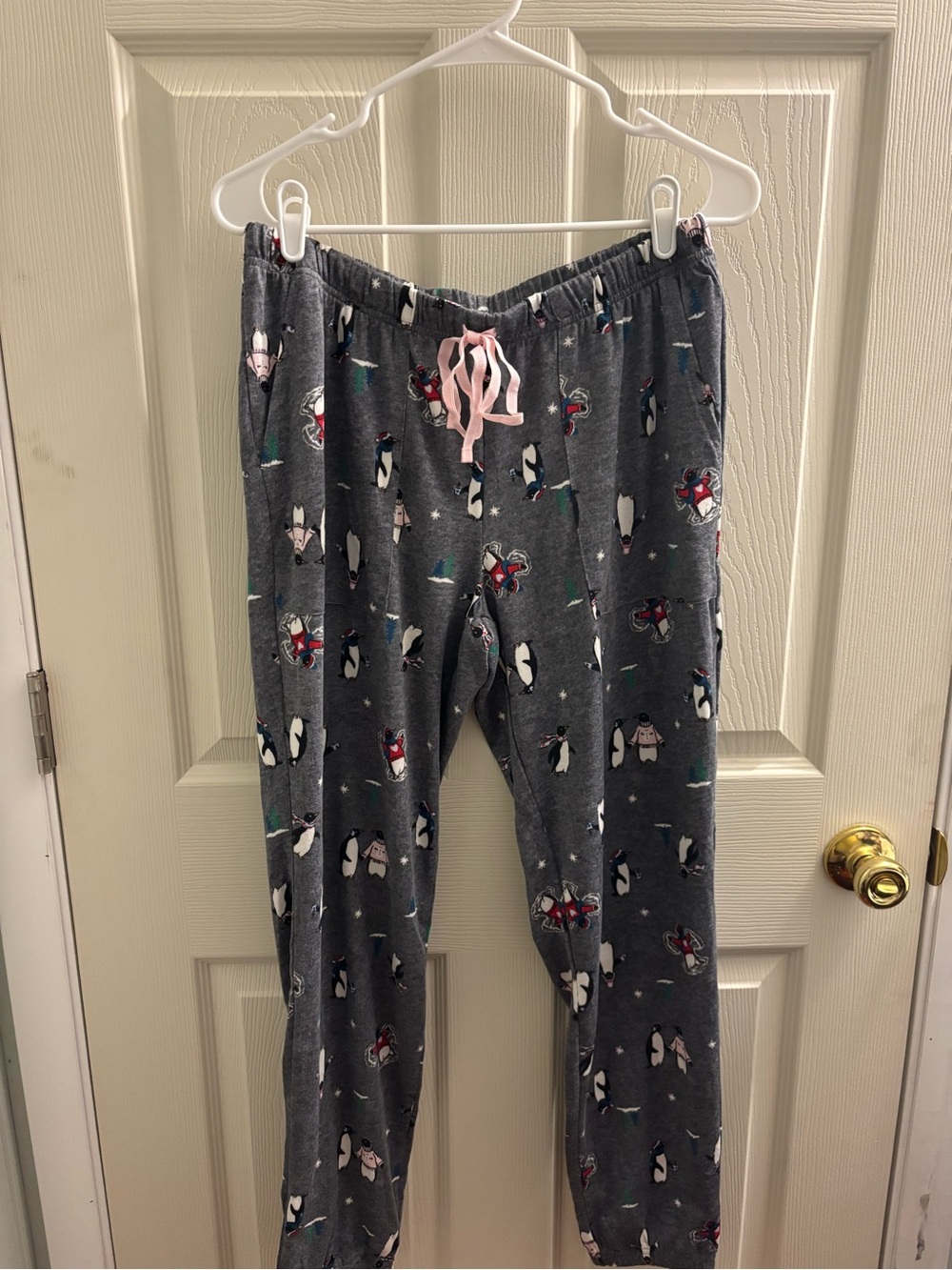 Women’s  Gray Penguin Print Lounge Pants with Pink Drawstring
